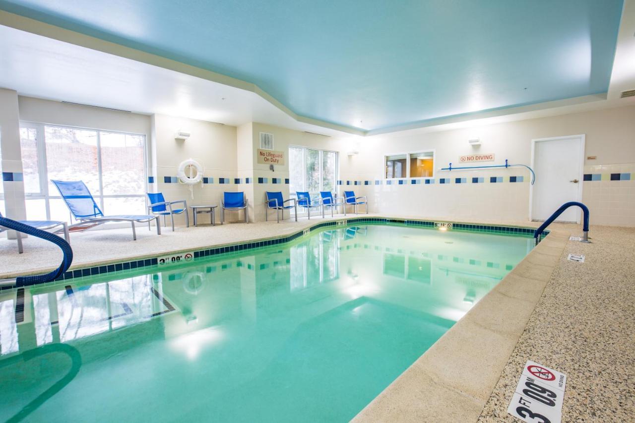 Towneplace Suites By Marriott Gilford Esterno foto