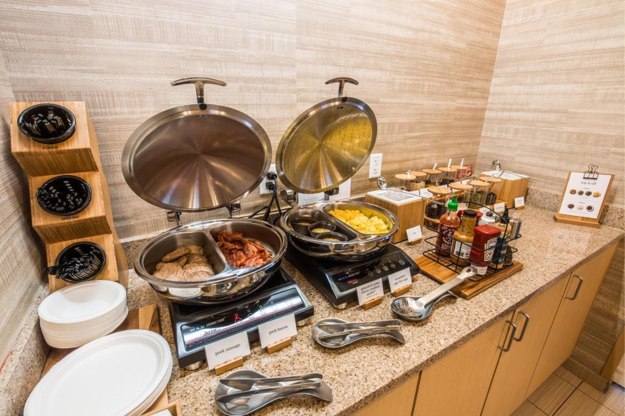 Towneplace Suites By Marriott Gilford Esterno foto