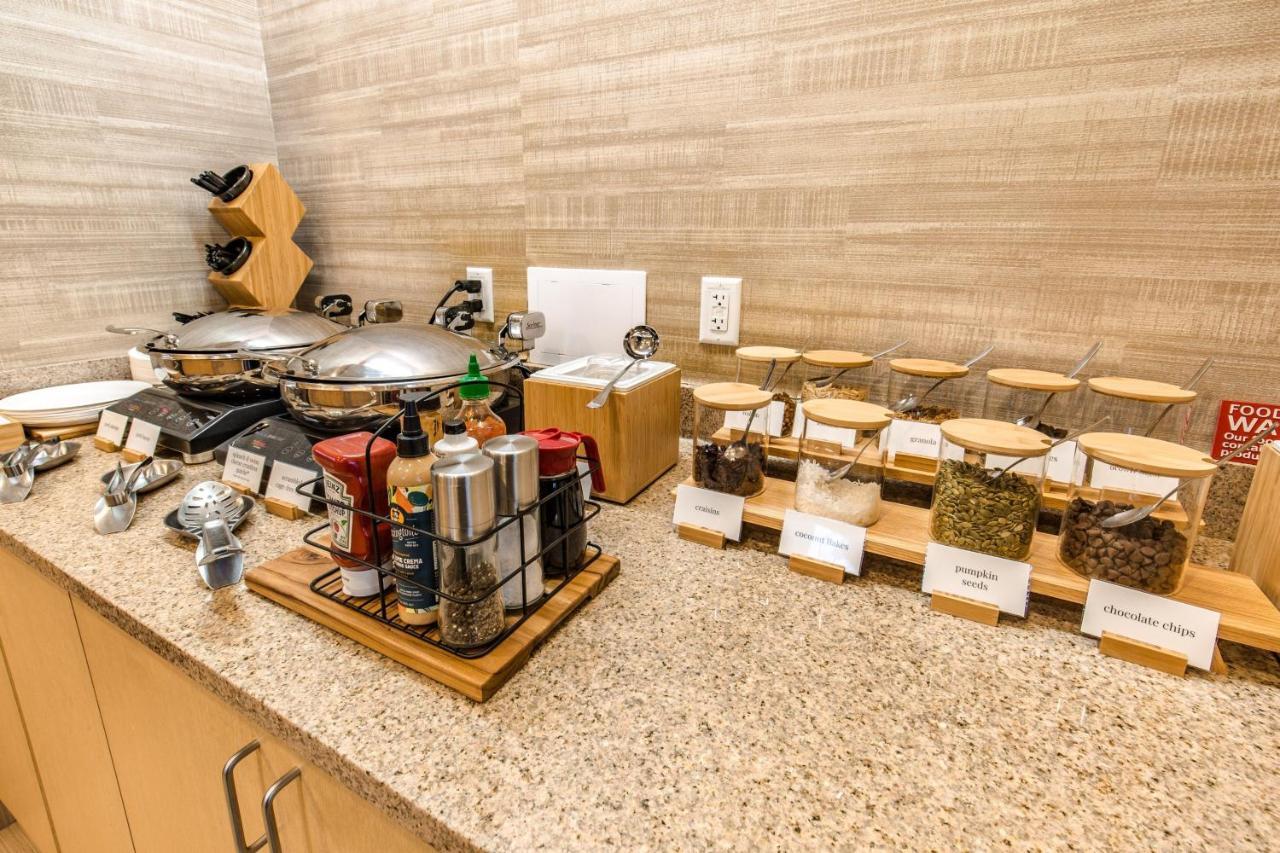 Towneplace Suites By Marriott Gilford Esterno foto
