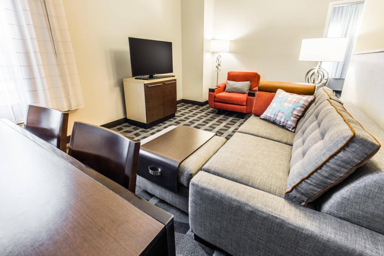 Towneplace Suites By Marriott Gilford Esterno foto