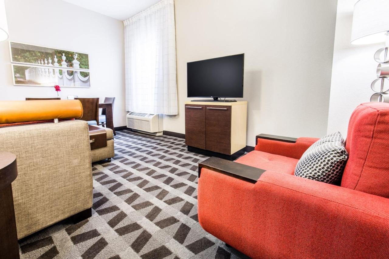 Towneplace Suites By Marriott Gilford Esterno foto