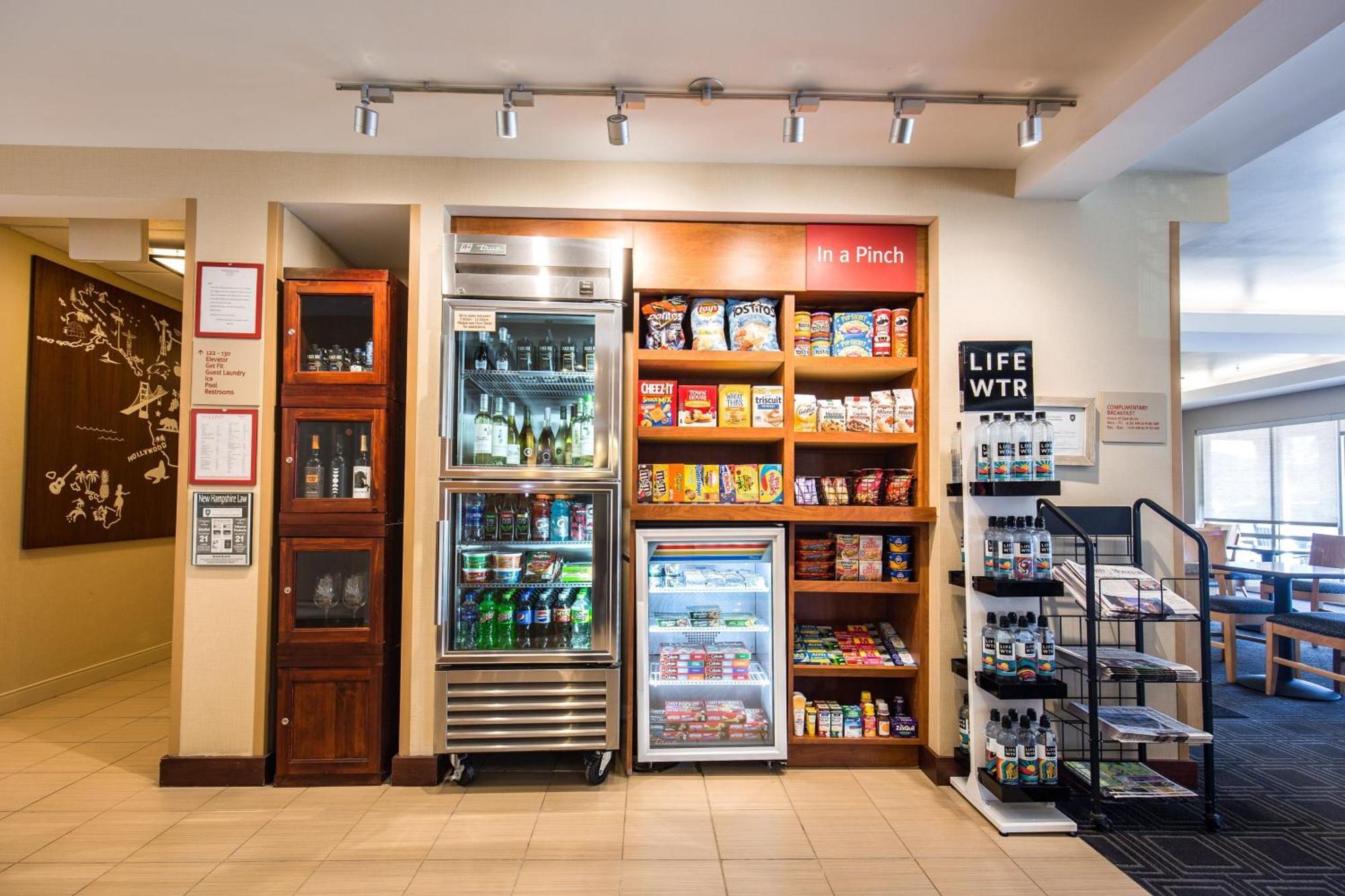 Towneplace Suites By Marriott Gilford Esterno foto