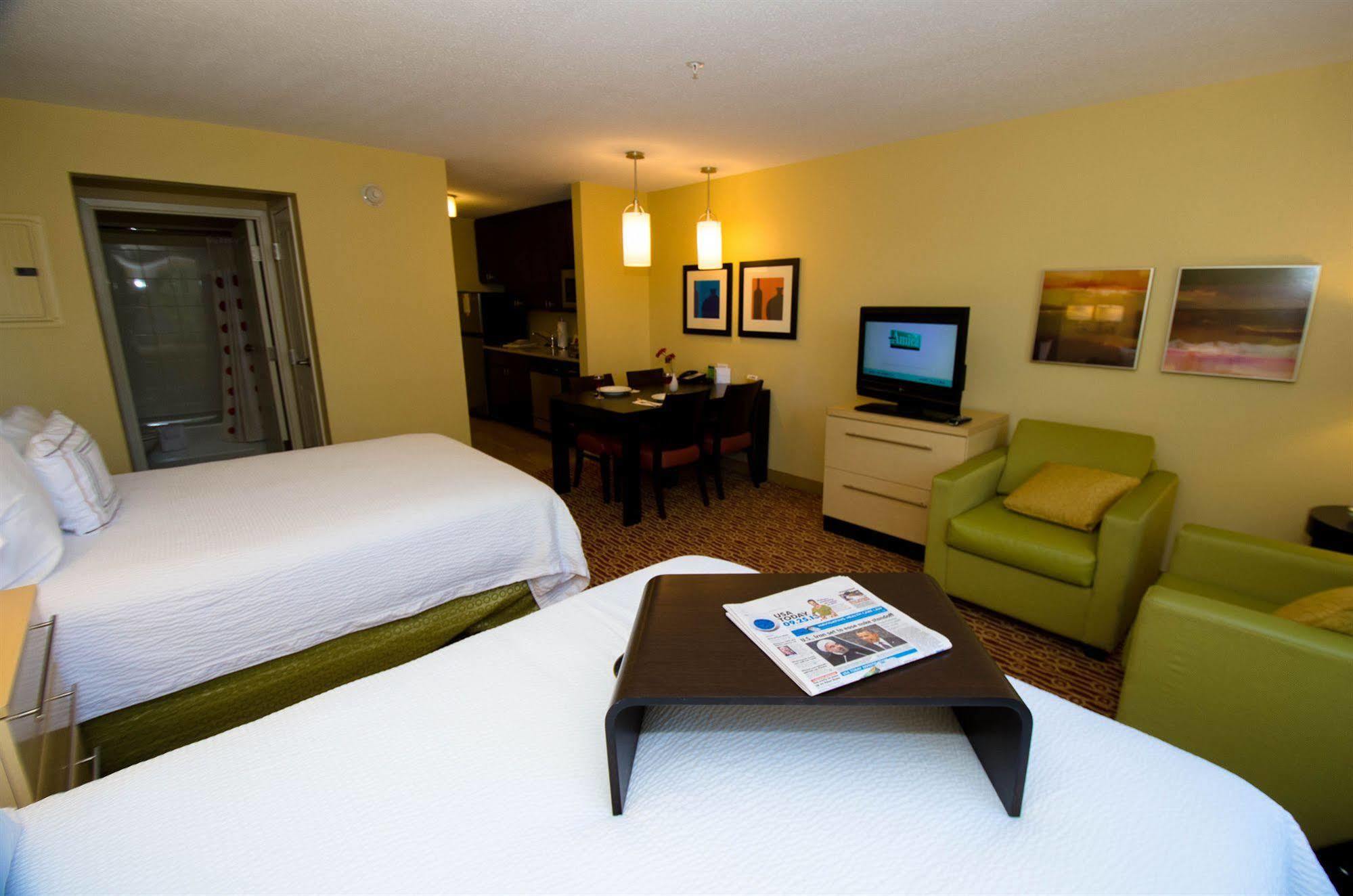 Towneplace Suites By Marriott Gilford Esterno foto