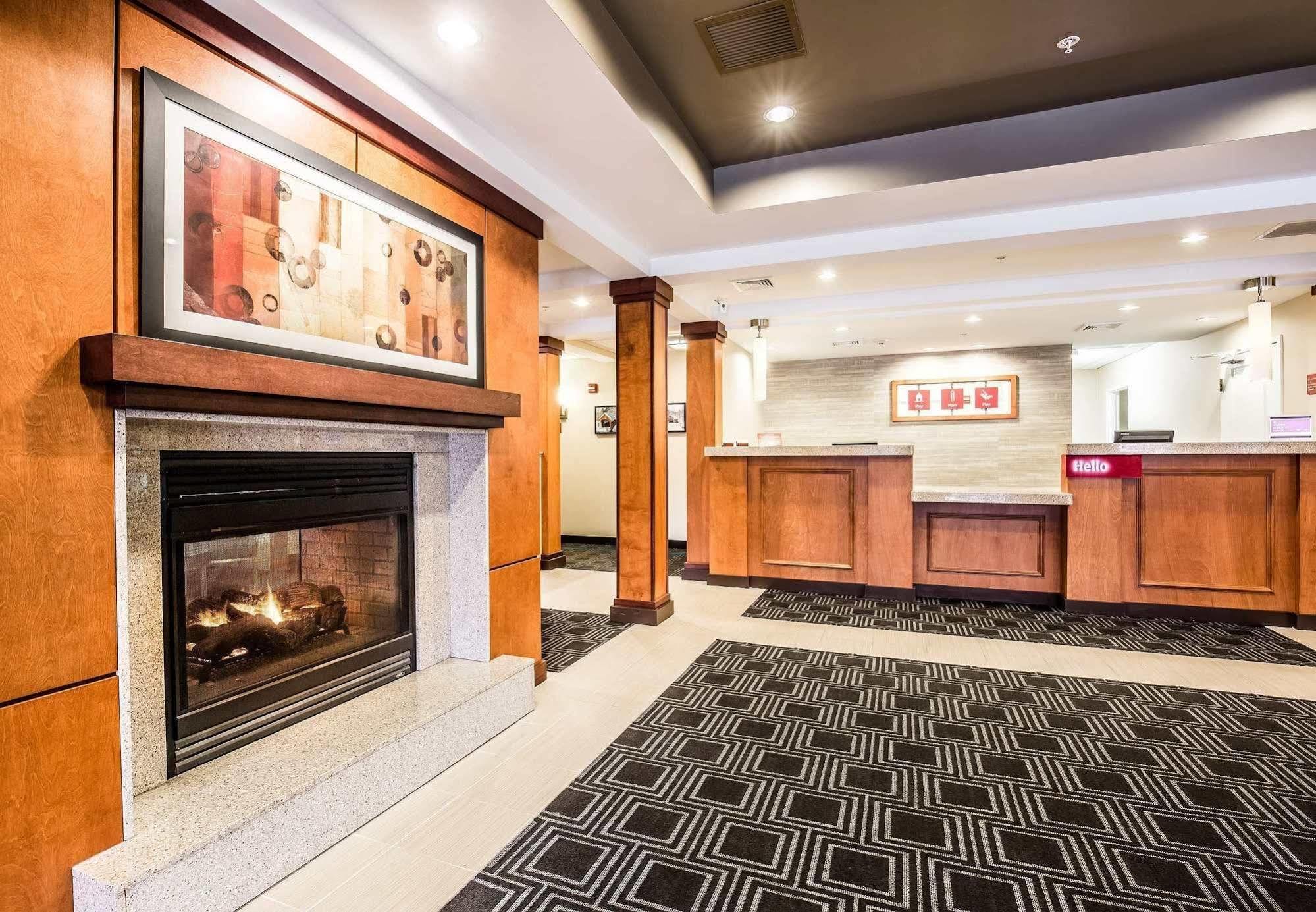 Towneplace Suites By Marriott Gilford Esterno foto