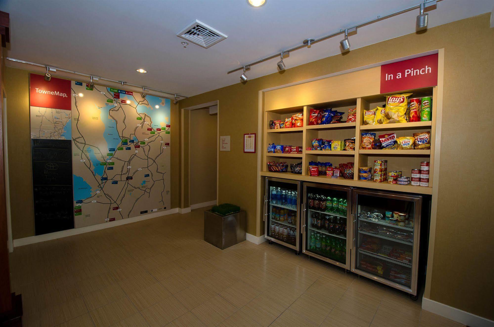Towneplace Suites By Marriott Gilford Esterno foto